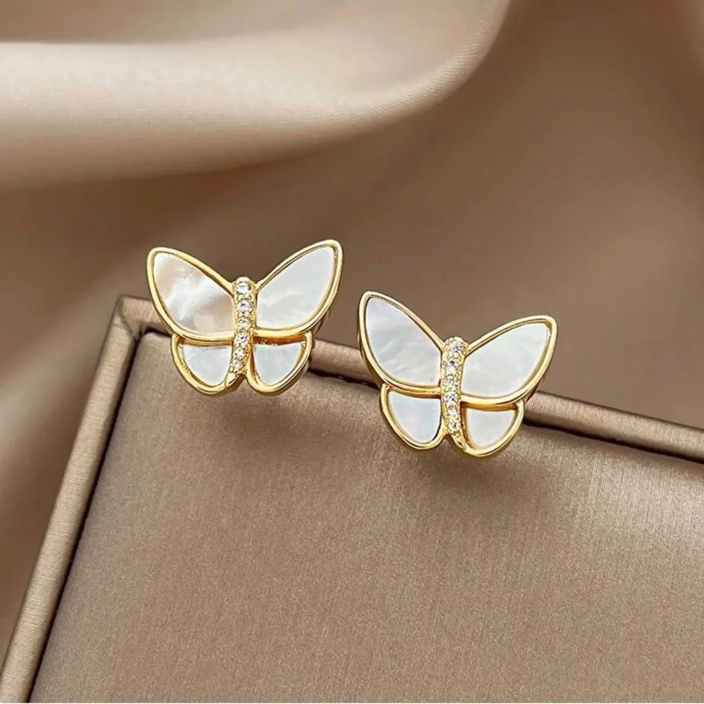 💎 NEW 18k Gold Plated Diamond Mother Of Pearl Butterfly Stud Earrings